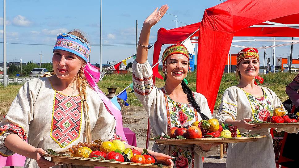 Ансамбль танца "Улыбка" выступил в Ирбите
